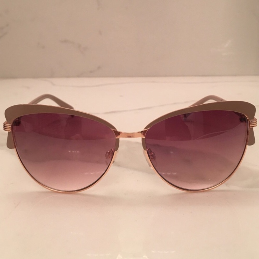 Nannette Lepore cat Eye sunglasses